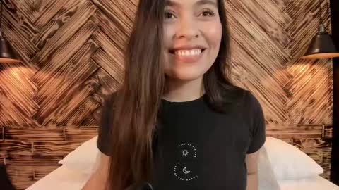 Snapshot of allie_bruce chatting on September 23, 2:43 am A L L I E online show from September 23, 2:43 am