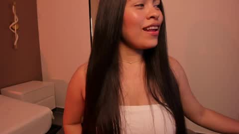 A L L I E online show from April 14, 2:44 am