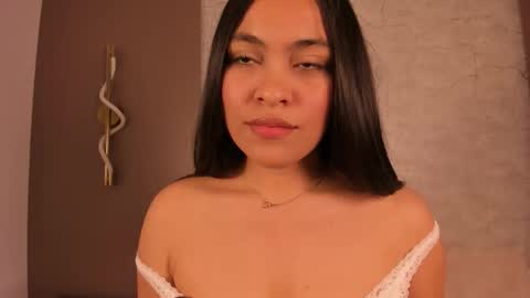 Snapshot of allie_bruce chatting on October 11, 3:33 am A L L I E online show from October 11, 3:33 am