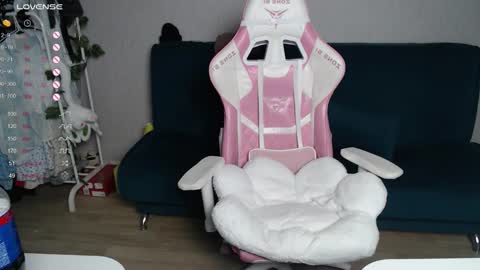 alice online show from October 7, 12:15 am