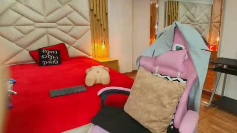 Aliie  online show from October 10, 12:32 pm