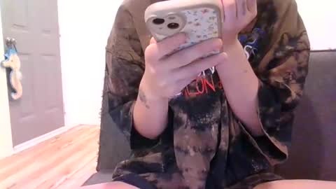 alliebearx online show from January 12, 5:33 pm