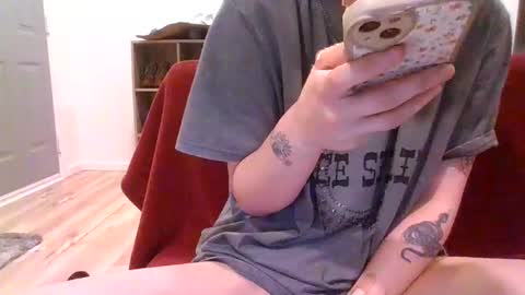 alliebearx online show from January 29, 4:58 am