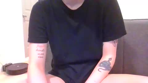 alliebearx online show from January 2, 2:33 am