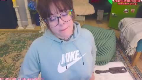 Snapshot of allieberrybb chatting on February 25, 2:15 pm bb online show from February 25, 2:15 pm