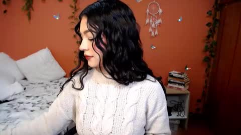 Snapshot of allierose_ chatting on October 5, 5:29 pm Allie  online show from October 5, 5:29 pm