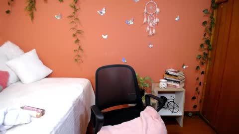 Snapshot of allierose_ chatting on September 20, 7:34 pm Allie  online show from September 20, 7:34 pm