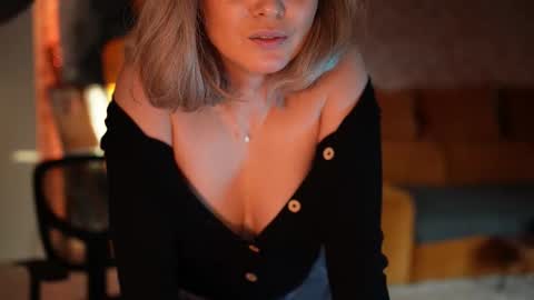 Allie online show from January 12, 1:49 pm