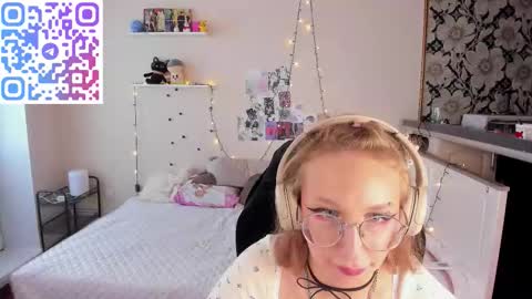 allingirls online show from September 11, 11:32 am