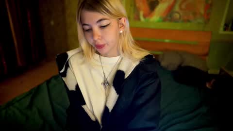 Snapshot of allison_cuty chatting on September 30, 11:42 pm Allison online show from September 30, 11:42 pm