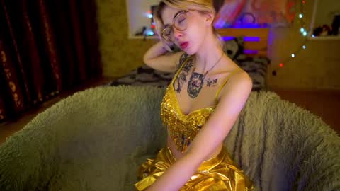 Allison online show from January 3, 9:15 pm