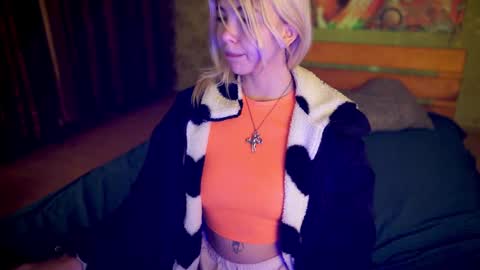 Snapshot of allison_cuty chatting on September 25, 10:18 pm Allison online show from September 25, 10:18 pm