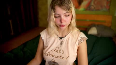 Snapshot of allison_cuty chatting on October 17, 8:45 pm Allison online show from October 17, 8:45 pm