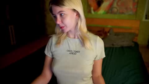 Snapshot of allison_cuty chatting on October 23, 8:37 pm Allison online show from October 23, 8:37 pm