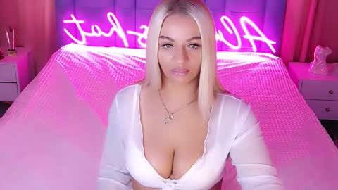 Snapshot of allwayshottt chatting on October 10, 2:38 am AlwaysHot online show from October 10, 2:38 am