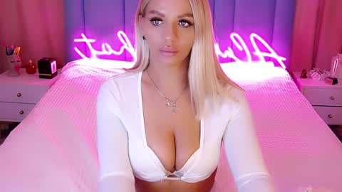 AlwaysHot online show from December 14, 2:55 am