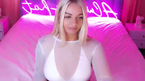 Snapshot of allwayshottt chatting on September 23, 2:21 am AlwaysHot online show from September 23, 2:21 am