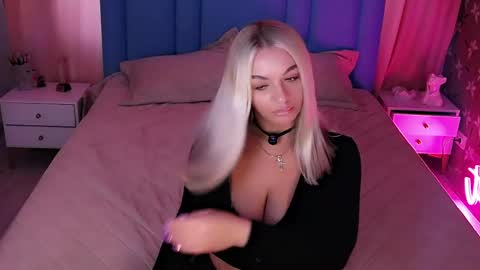 AlwaysHot online show from June 6, 1:56 am