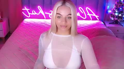 AlwaysHot online show from December 18, 2:38 am