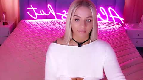 AlwaysHot online show from March 17, 5:44 am