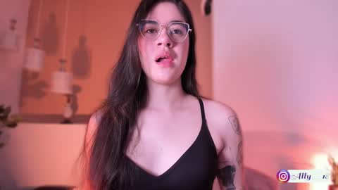 Snapshot of ally_addams chatting on September 16, 5:04 am Ally online show from September 16, 5:04 am