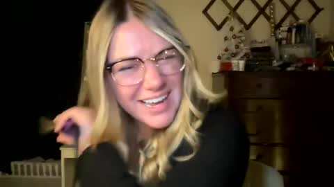 allyanalangel online show from December 15, 11:10 pm