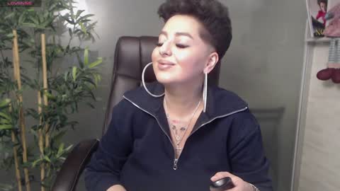         online show from January 7, 9:35 pm