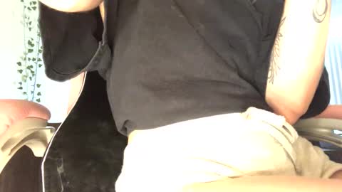 Snapshot of allyoursss1212 chatting on October 7, 7:29 pm Ally Girl In Her Ally World online show from October 7, 7:29 pm