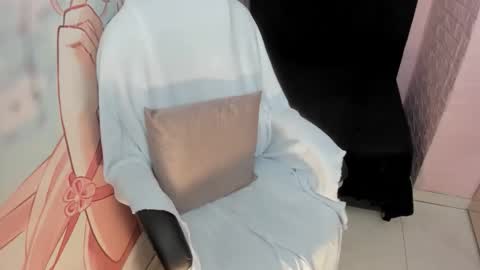 Snapshot of allysonmilf chatting on October 12, 8:22 pm Allyson online show from October 12, 8:22 pm