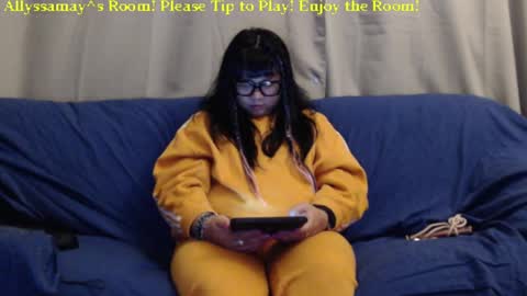 Allyssamay online show from December 13, 4:43 am