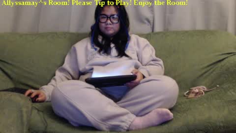 Allyssamay online show from December 31, 3:01 am