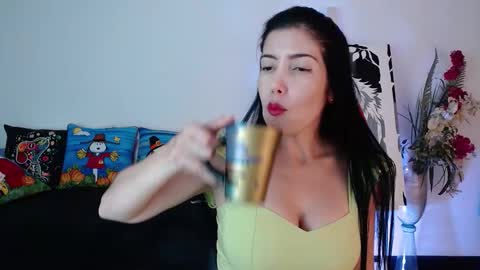 Snapshot of alma_art_ chatting on October 20, 9:51 pm alma_art_ online show from October 20, 9:51 pm