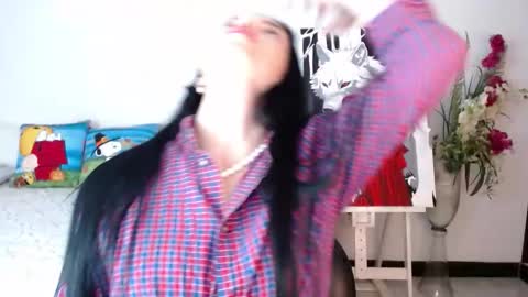 Snapshot of alma_art_ chatting on October 23, 2:23 pm alma_art_ online show from October 23, 2:23 pm