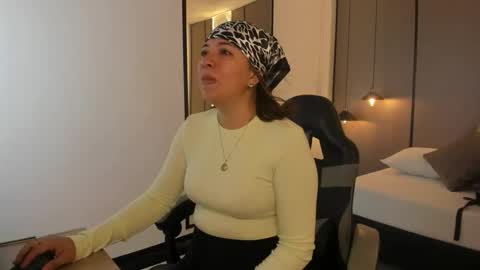 Snapshot of alma_fenix chatting on September 24, 12:37 pm ALMA FENIX  online show from September 24, 12:37 pm