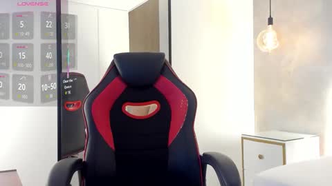 Snapshot of alma_fenix chatting on October 23, 12:33 pm ALMA FENIX  online show from October 23, 12:33 pm