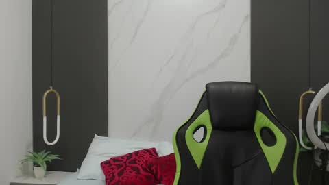 Snapshot of alma_fenix chatting on January 18, 12:04 pm ALMA FENIX  online show from January 18, 12:04 pm