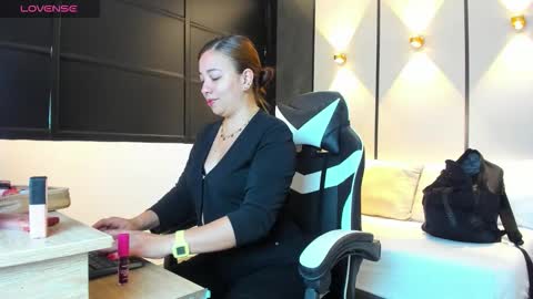 Snapshot of alma_fenix chatting on October 14, 12:41 pm ALMA FENIX  online show from October 14, 12:41 pm