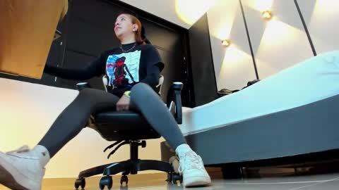 Snapshot of alma_fenix chatting on October 15, 12:52 pm ALMA FENIX  online show from October 15, 12:52 pm