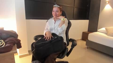 Snapshot of alma_fenix chatting on October 10, 12:32 pm ALMA FENIX  online show from October 10, 12:32 pm