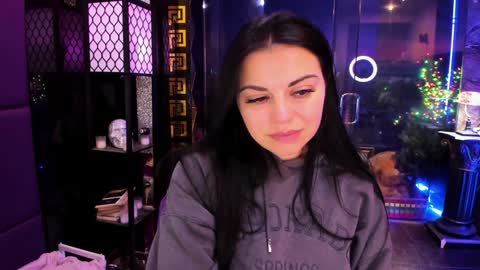 Snapshot of alma_pearl chatting on October 8, 7:24 am Alma online show from October 8, 7:24 am