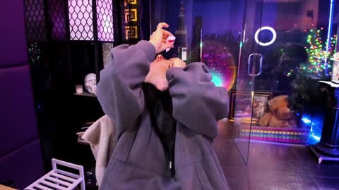 Snapshot of alma_pearl chatting on October 26, 9:05 am Alma online show from October 26, 9:05 am