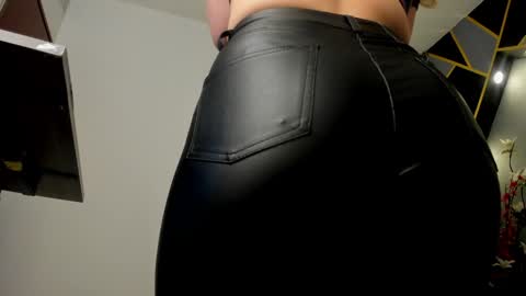 Snapshot of almma_ chatting on January 22, 2:35 pm ALMMA online show from January 22, 2:35 pm