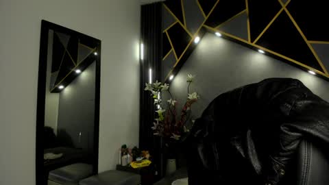 Snapshot of almma_ chatting on January 16, 2:51 pm ALMMA online show from January 16, 2:51 pm