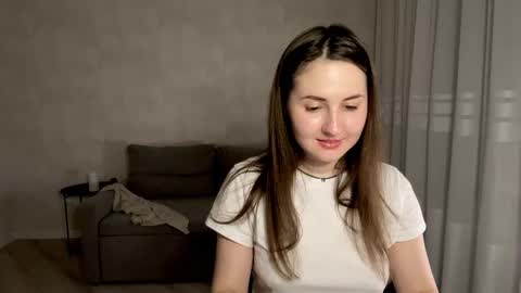 Snapshot of almostinnocent_ chatting on November 1, 11:31 pm Anna online show from November 1, 11:31 pm