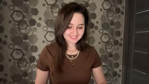 Snapshot of almostinnocent_ chatting on October 10, 9:31 pm Anna online show from October 10, 9:31 pm