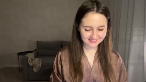 Snapshot of almostinnocent_ chatting on October 16, 9:39 pm Anna online show from October 16, 9:39 pm