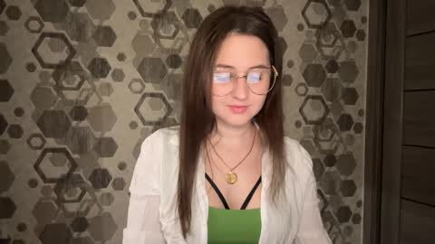 Snapshot of almostinnocent_ chatting on October 3, 10:04 pm Anna online show from October 3, 10:04 pm