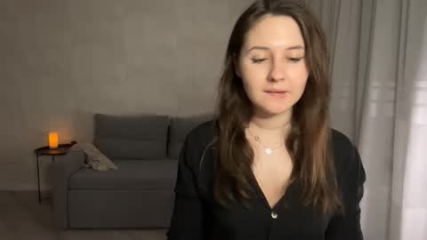 Snapshot of almostinnocent_ chatting on October 19, 10:01 pm Anna online show from October 19, 10:01 pm