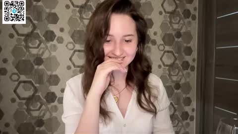 Snapshot of almostinnocent_ chatting on September 9, 10:09 pm Anna online show from September 9, 10:09 pm