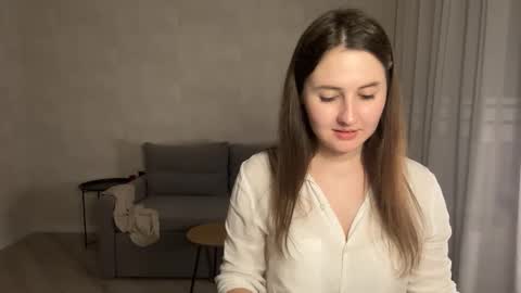 Snapshot of almostinnocent_ chatting on October 17, 9:40 pm Anna online show from October 17, 9:40 pm